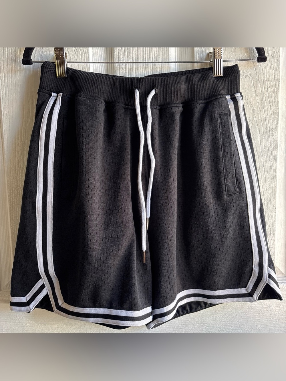 Mitchell & Ness Men's Black Mesh Athletic Shorts Drawstring Pockets M